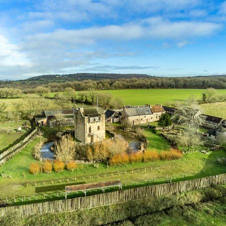 Готель Domaine De La Ferte Clairbois Sainte-Suzanne  Екстер'єр фото